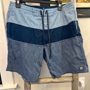 Billabong Men’s Board Shorts / Swim Trunks – Size 32 – Blue Colorblock